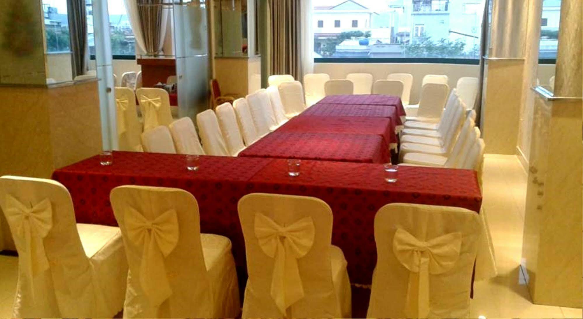 Bay Sydney Hotel Da Nang Bagian luar foto