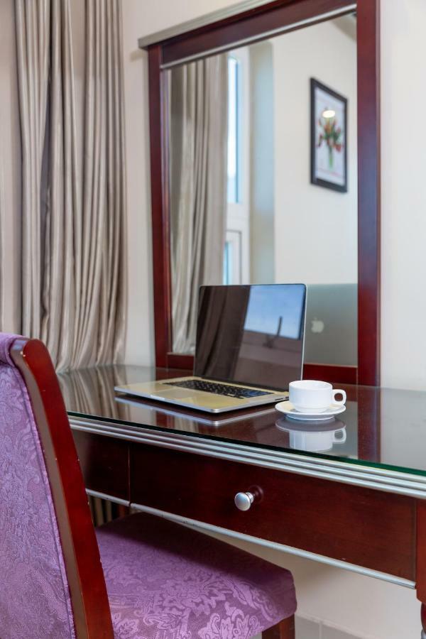 Bay Sydney Hotel Da Nang Bagian luar foto